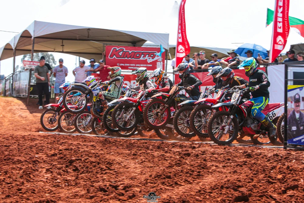 Imagem Sol, calor e vitória no detalhe: domingo eletrizante marca a sequência da 4ª etapa do Gaúcho de Velocross