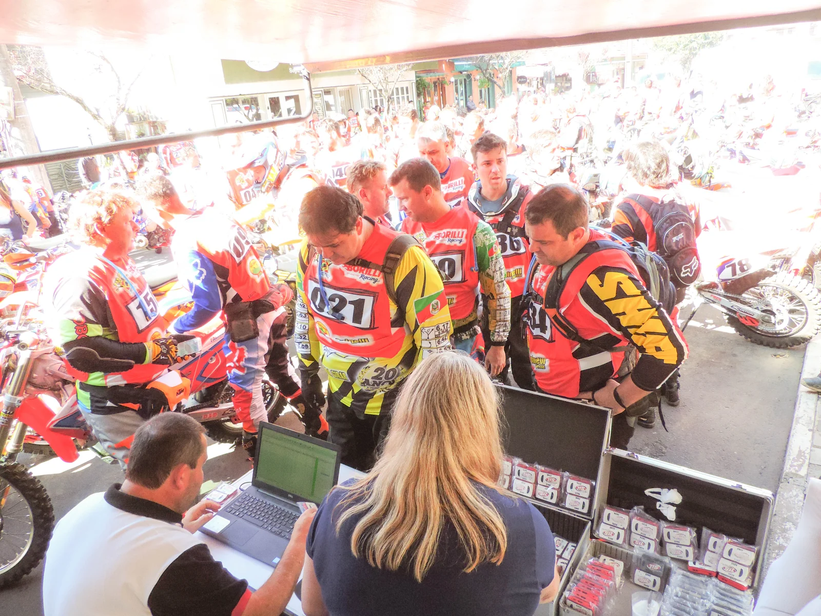 Imagem Mais de 250 pilotos invadem Gramado na abertura do Borilli Racing Gaúcho de Enduro de Regularidade