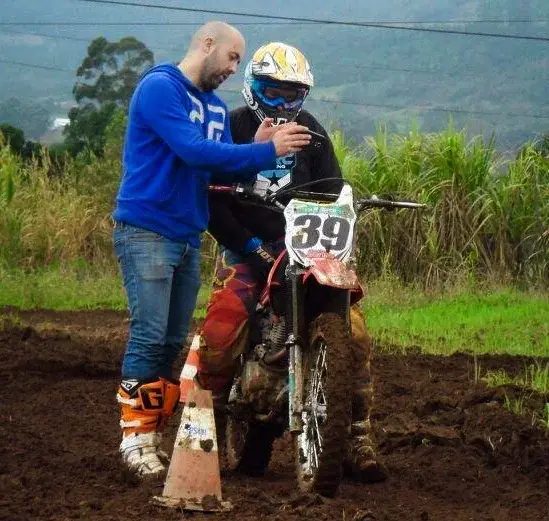 Imagem PROFESSORES – A renovação do motociclismo gaúcho - Leonardo Sebben