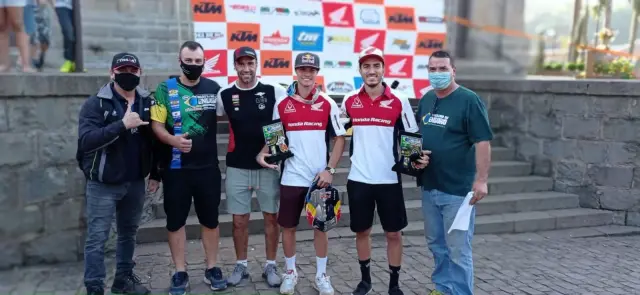 Imagem Chão liso, pedras e raízes marcam trilhas de Nova Bréscia (RS) pelo Brasileiro de Enduro