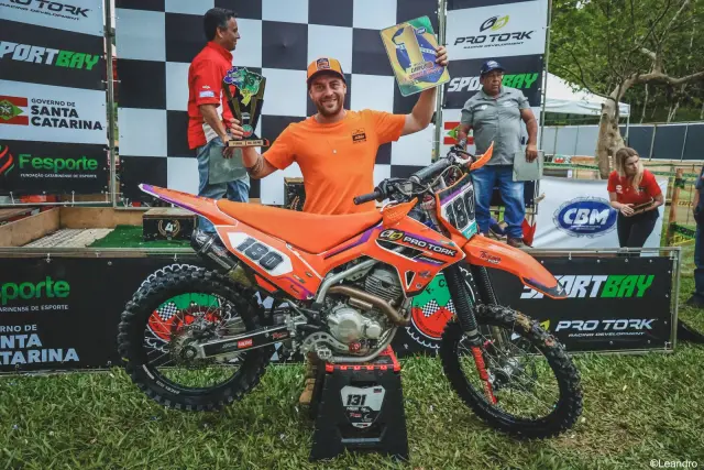 Imagem Pilotos gaúchos são destaque no pódio de Campeão e Vice-Campeão do Campeonato Brasileiro de Velocross