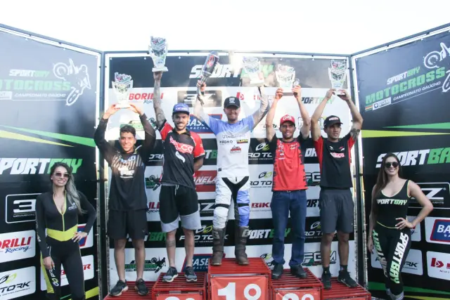 Imagem Anderson Amaral e Danny de Oliveira vencem classes do BRMX no primeiro dia de provas em Horizontina